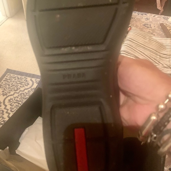 Prada loafers size 7 Blk size 8 USA 🇮🇹 very clean & very comfortable. 🇮🇹 - Picture 6 of 8